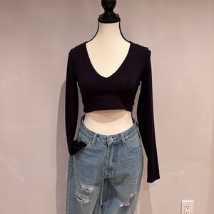 Meshki Black Long Sleeve V Neck Crop Top Size S
